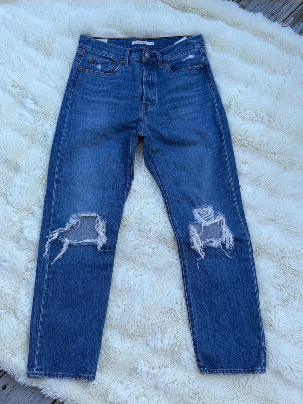 Levi's High Rise Wedgie straight Distressed Blue Jeans